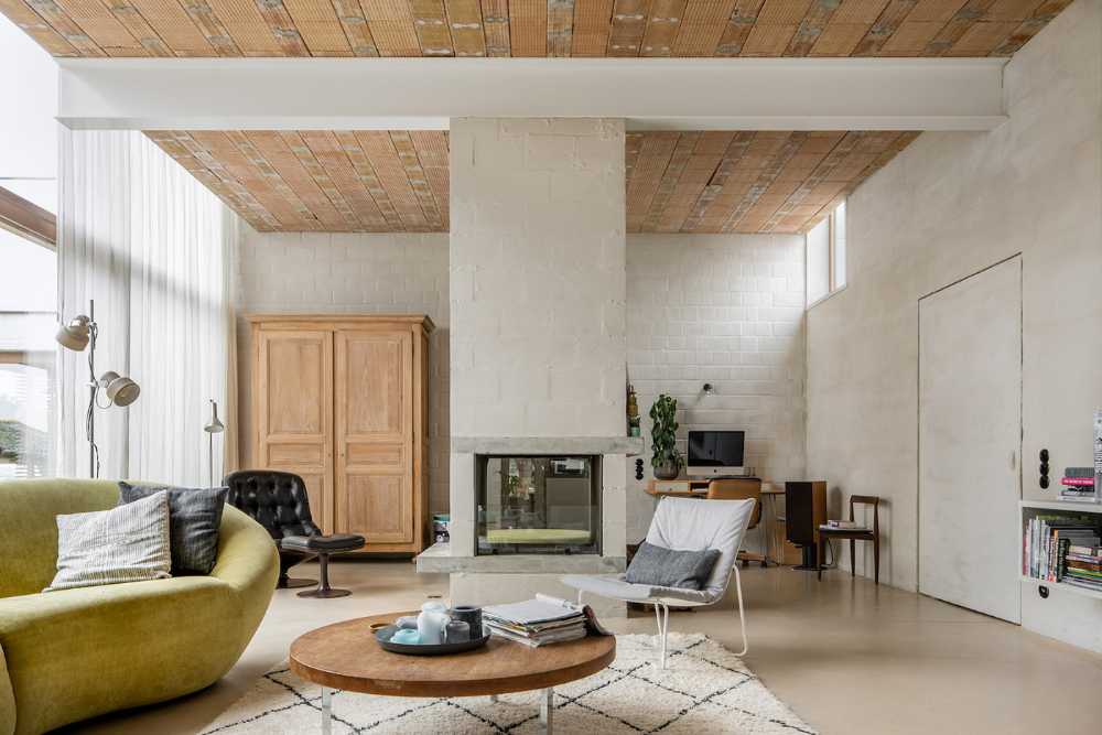 C-VL House: from inconspicuous bungalow to home with original building elements and spontaneous living spaces