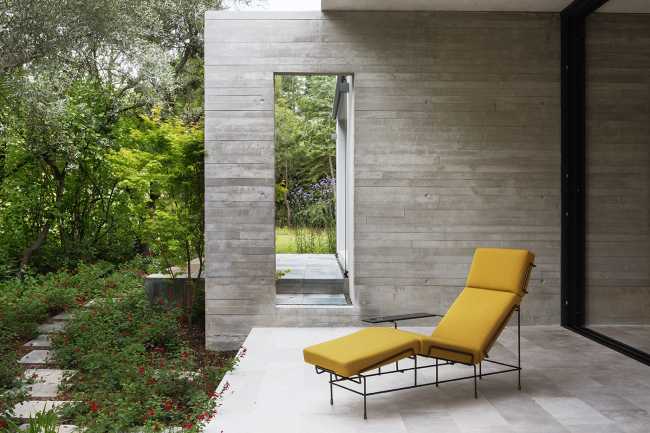 Progetto CH, a private residence intertwined with cosy interiors and verdant outdoor spaces