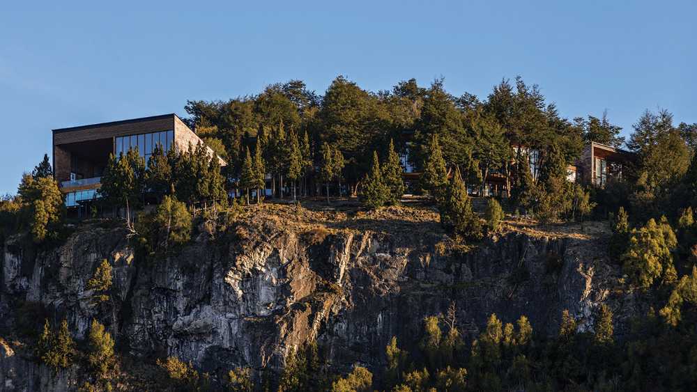 Uman Lodge en Chile, texturas de madera y vistas impresionantes
