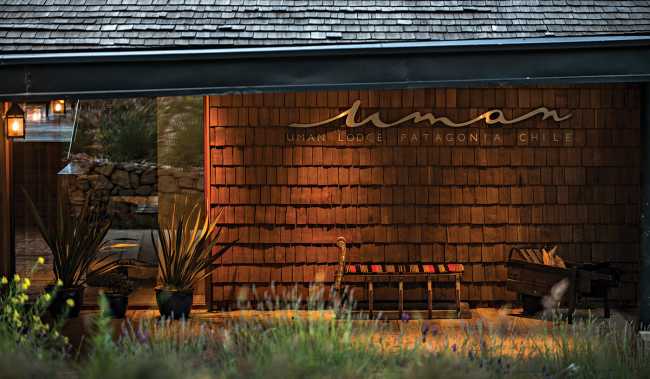 Uman Lodge in Cile, texture di legno e viste mozzafiato