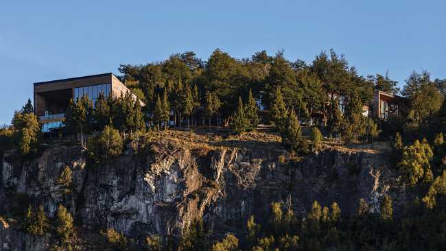 Uman Lodge in Cile, texture di legno e viste mozzafiato