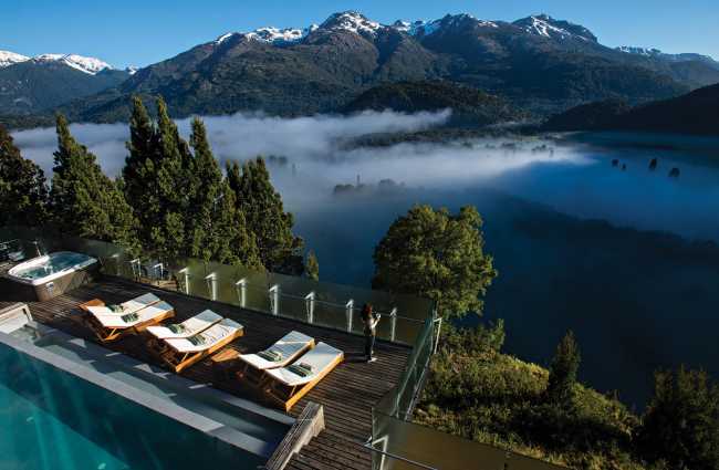 Uman Lodge in Cile, texture di legno e viste mozzafiato