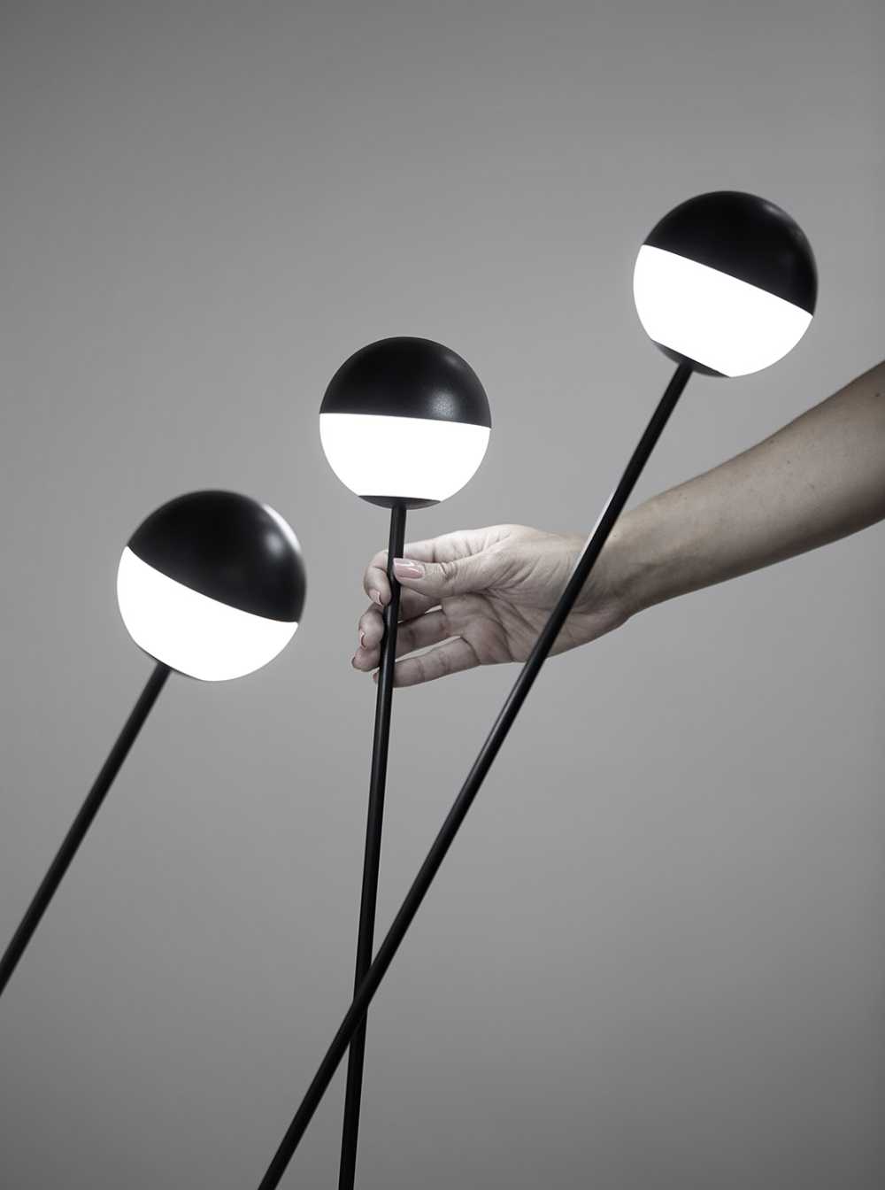 Alfie. Funcionalidad y jocosidad para modular la luz de forma sartorial.