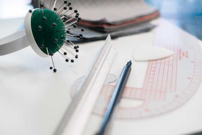 Alfie. Functionality and playfulness to modulate light in a sartorial way