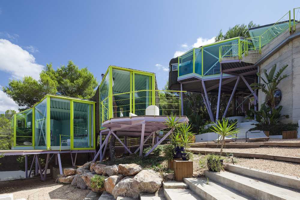 House in Never Never Land en Ibiza. Un viaje por la riqueza natural de la isla