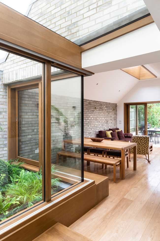 Challenge in London: a home to experience a year-round green life, the Harefield Road East House