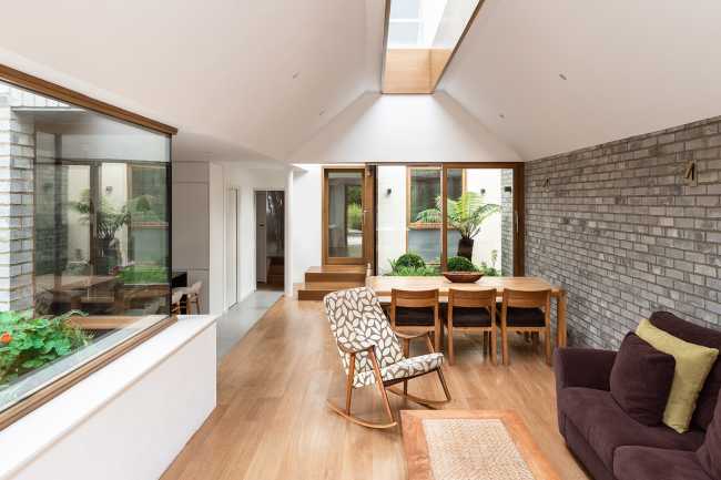 Challenge in London: a home to experience a year-round green life, the Harefield Road East House