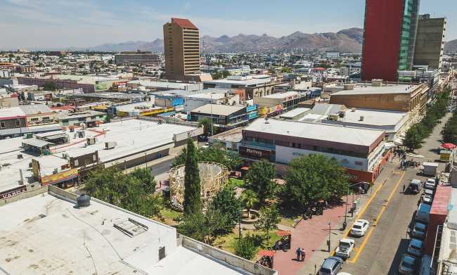 Foro ciudadano Antelia. Cilindro circular de madera reúne a los habitantes de la ciudad