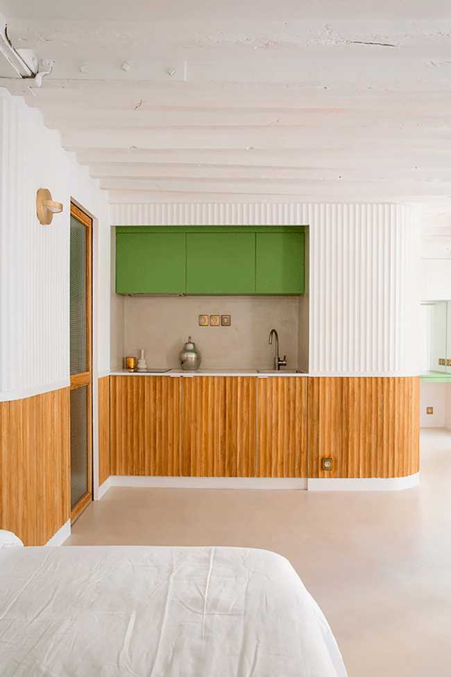 The renovation of a pied-à-terre in Paris adds light and functionality to an old building