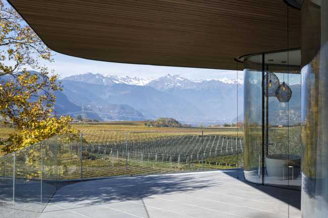 An organised architecture for Villa EB. A luxurious residence on the renowned Strada del Vino