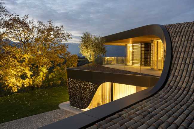 An organised architecture for Villa EB. A luxurious residence on the renowned Strada del Vino