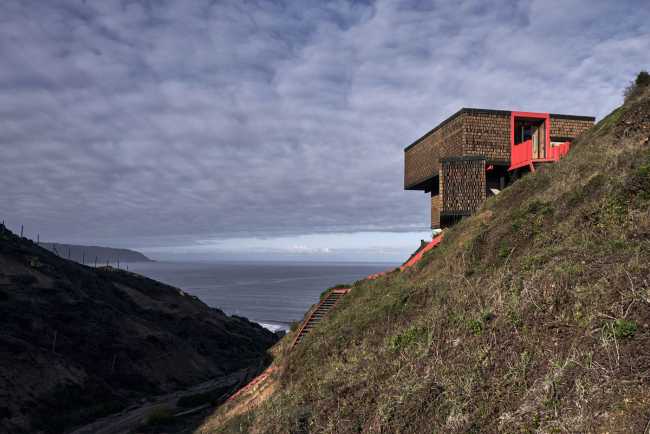 Une architecture surplombant l'océan, la Panal House est un spectateur ensorcelant du paysage chilien