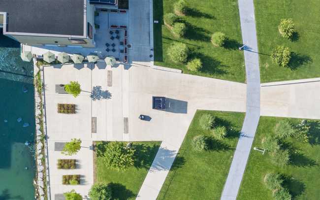The Story Pod: landmark dedicato all’arte della lettura di giorno, lanterna urbana d’atmosfera di notte