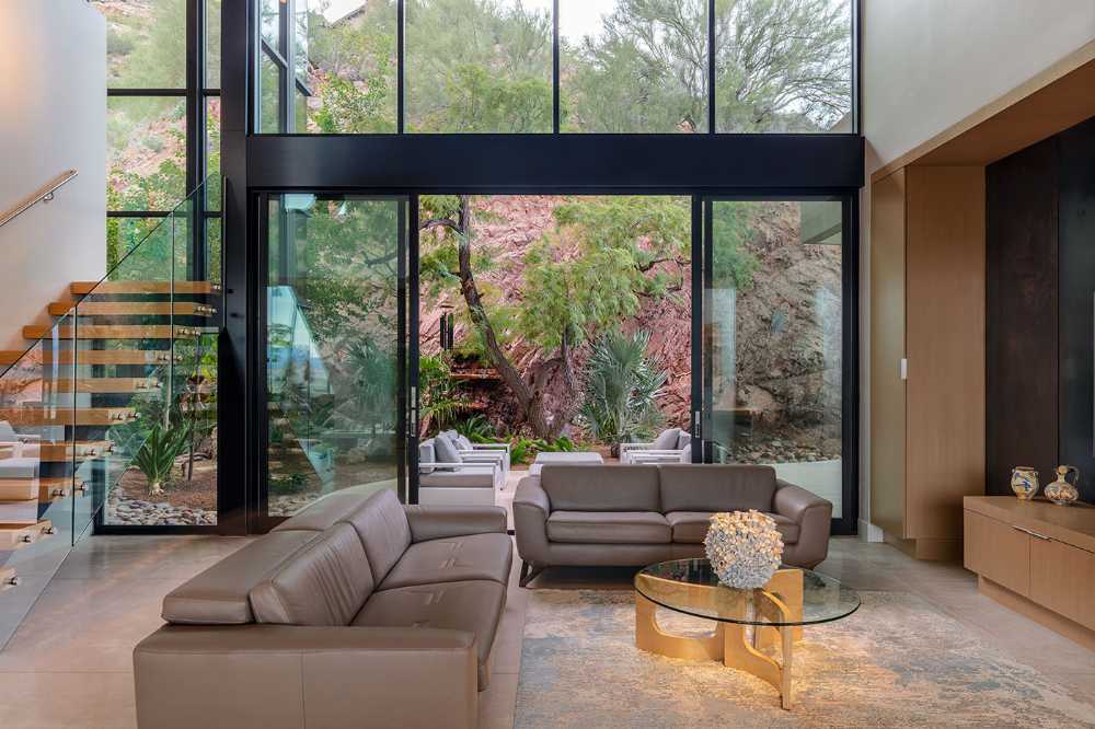 Cholla Vista: A monumental canopy with angled ceilings overlooking Paradise Valley