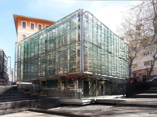 The Urban Redevelopment around the Theodosius Cistern in Istanbul breaks down time barriers by bringing awareness of the hidden historical heritage