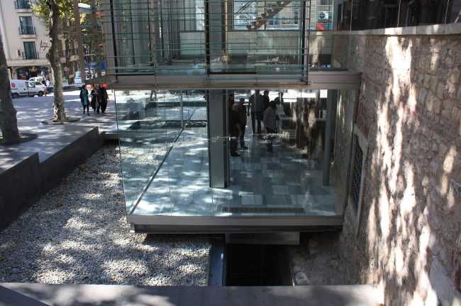 The Urban Redevelopment around the Theodosius Cistern in Istanbul breaks down time barriers by bringing awareness of the hidden historical heritage