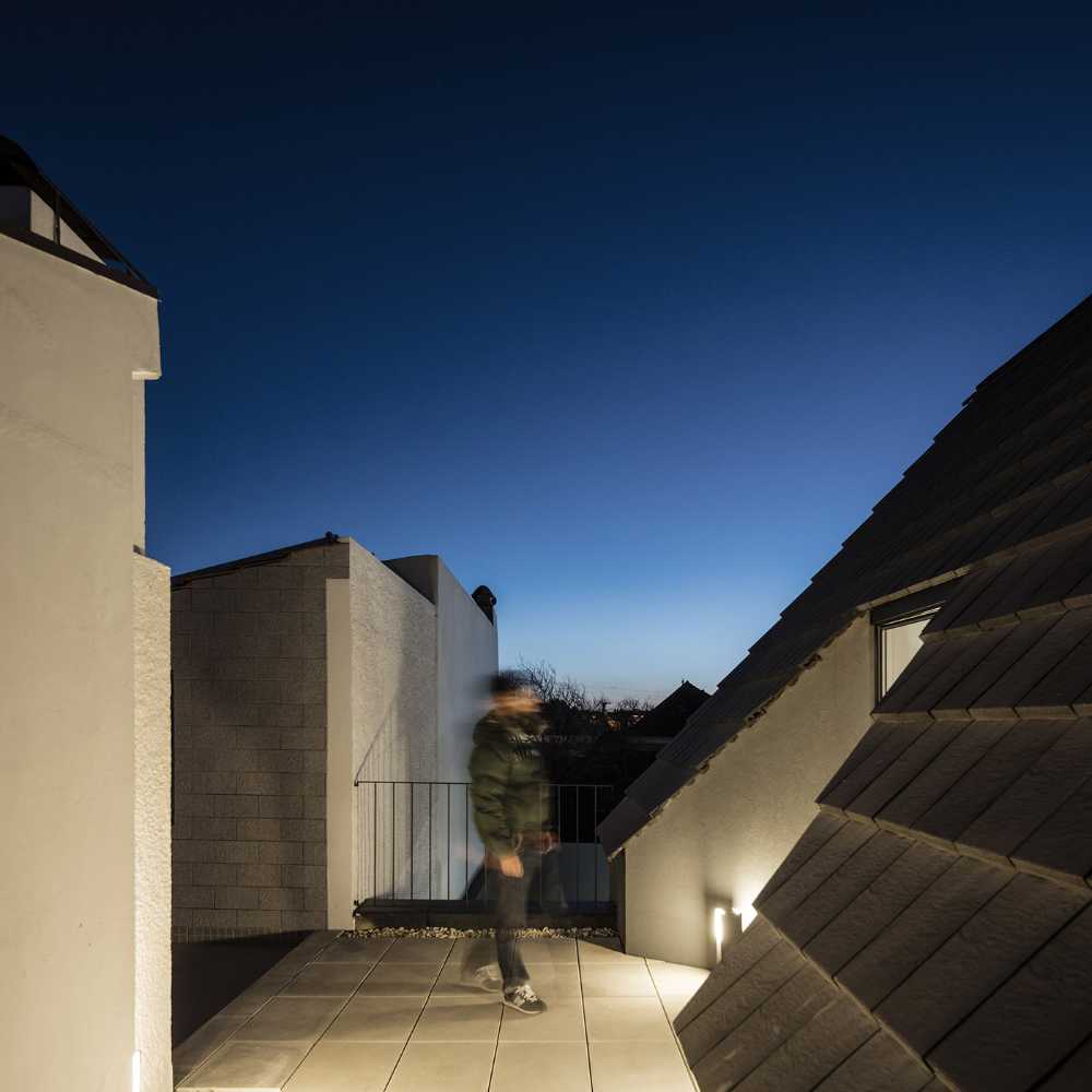 Architecture as a re-elaboration of its origins: Casa Amélia