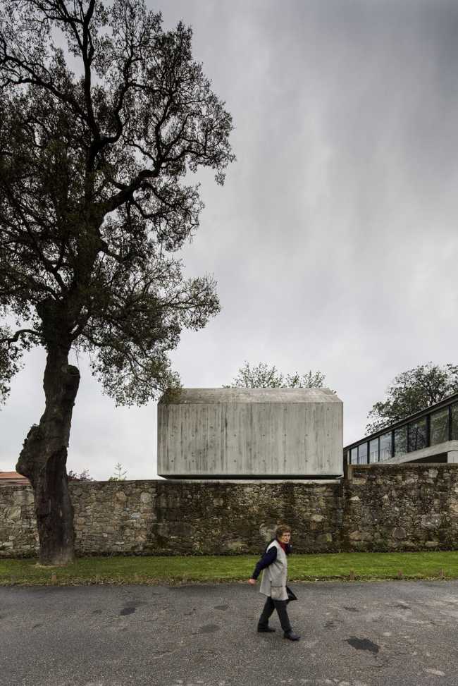 Giving new life to an old dovecote. A project based on enchantment and childhood fantasies