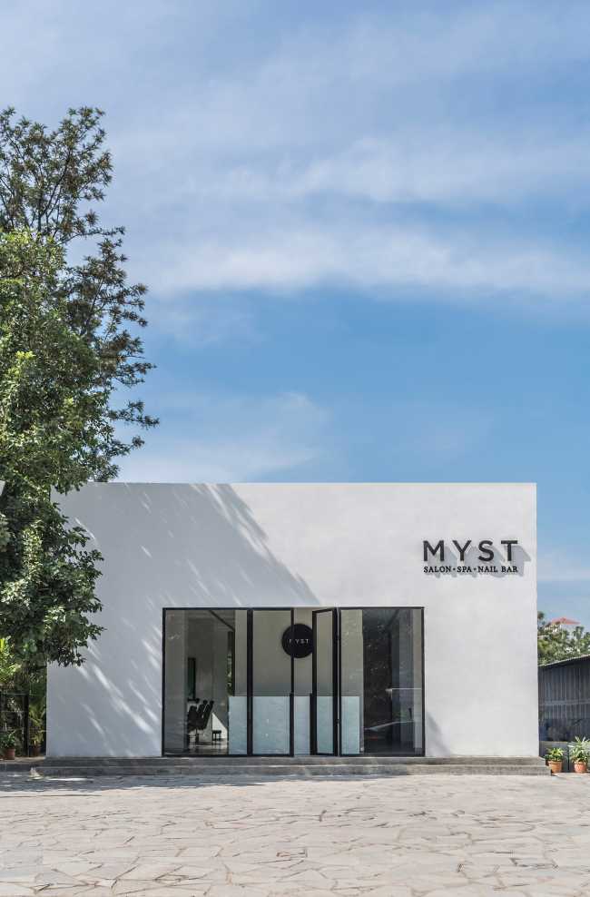 Myst Salon and Spa, from the tradition of the first Indian barber shops, a wellness experience among the foliage and the design