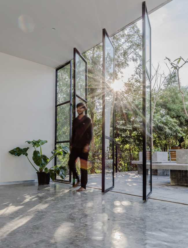 Myst Salon and Spa, from the tradition of the first Indian barber shops, a wellness experience among the foliage and the design