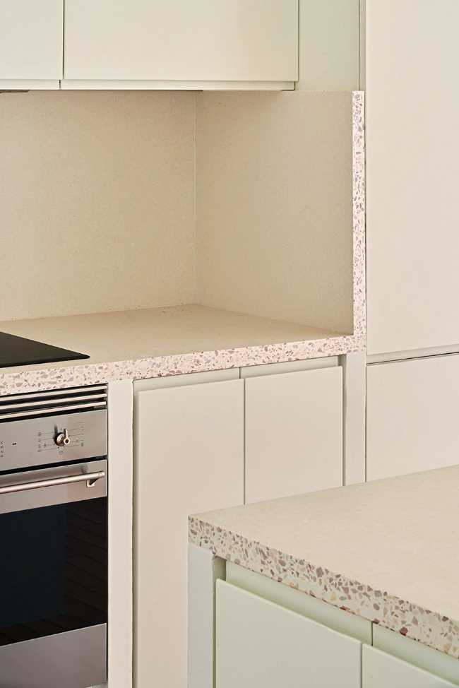 Habitat ambiguo per una “casa-cortile” in un continuum spaziale di logge, giardini e patii