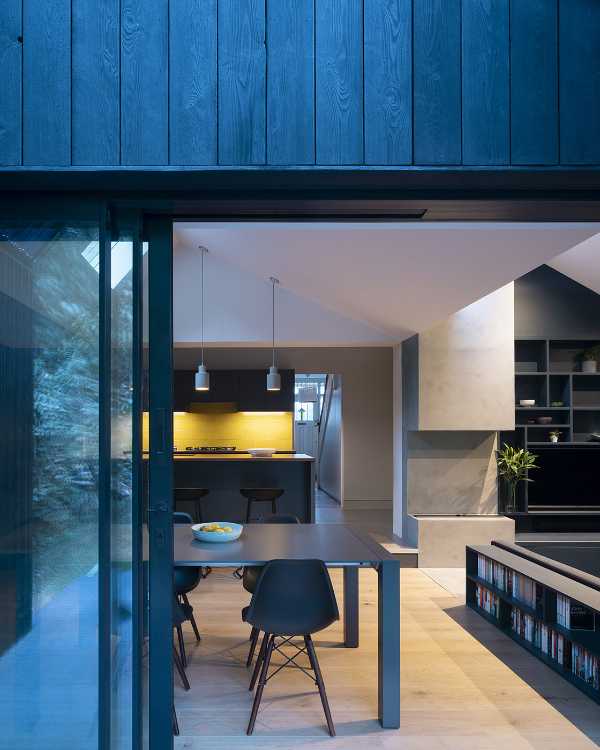 An extra 30sqm in wood and concrete for a Victorian House in South London