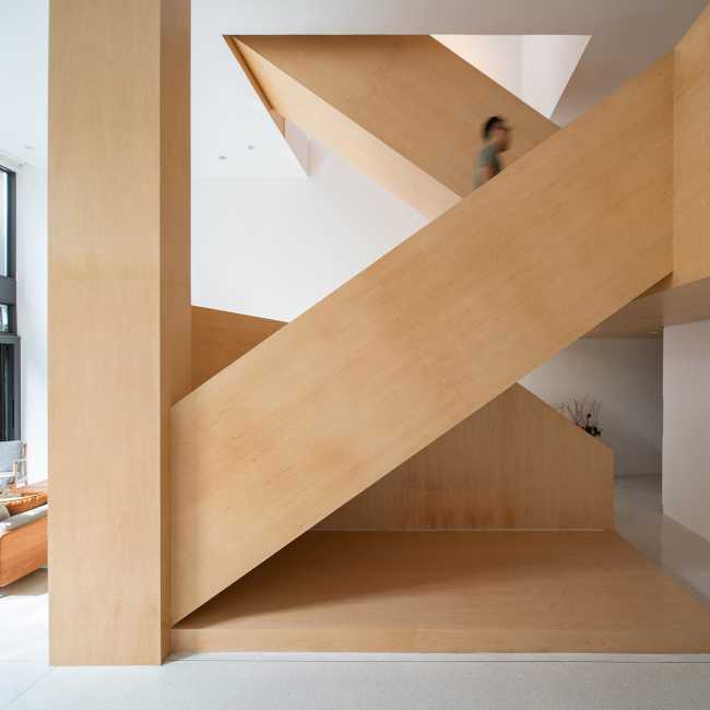 La arquitectura utiliza la materialidad de la madera para intensificar la experiencia del espacio: la nueva Makio House