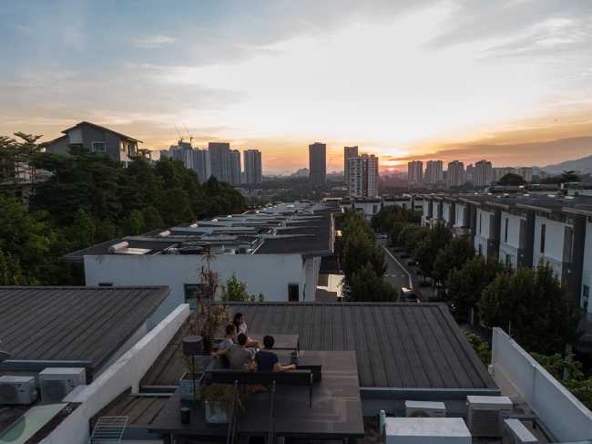 La arquitectura utiliza la materialidad de la madera para intensificar la experiencia del espacio: la nueva Makio House