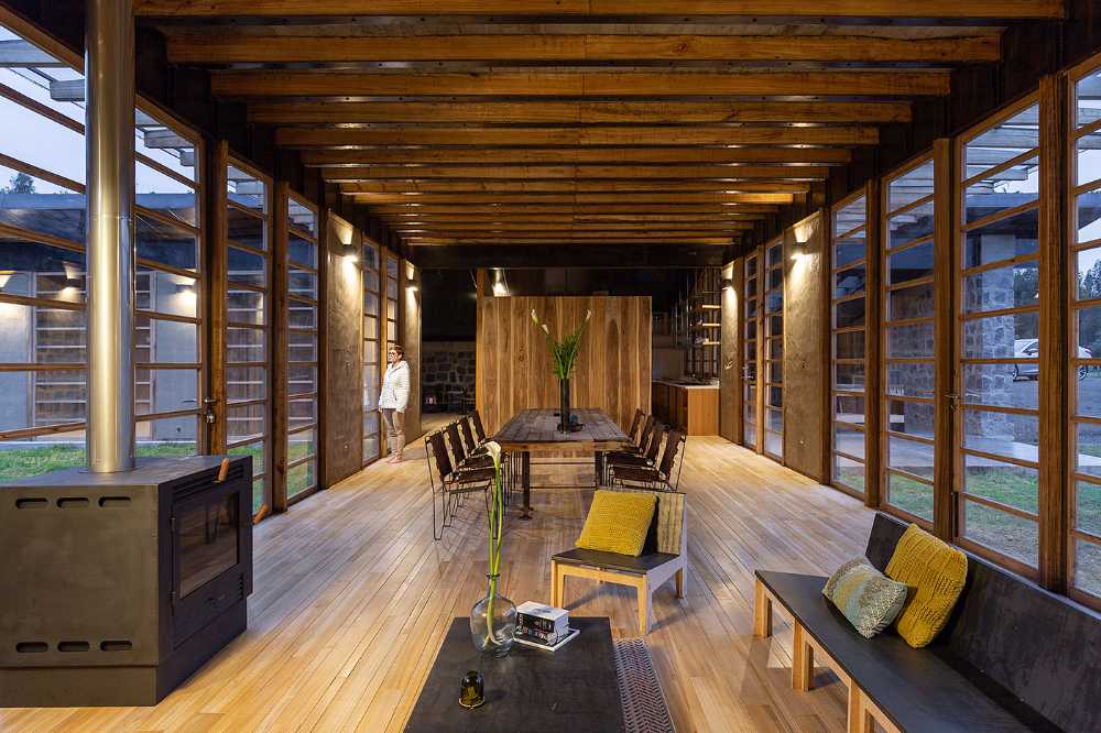 Casa Patios: an architecture made of soil and eucalyptus within and under the ecuadorian countryside