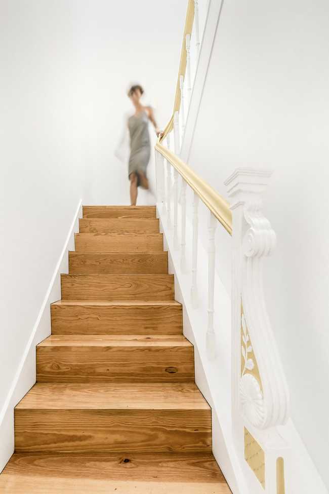 Reestructuración de una casa antigua en el centro de Oporto, el reto de la privacidad y la luz