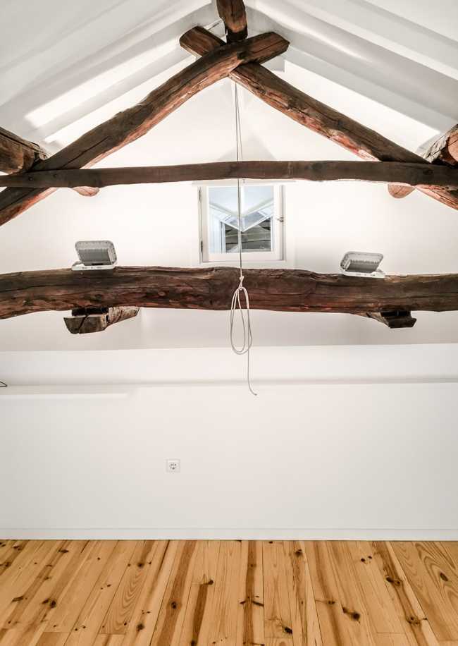 Reestructuración de una casa antigua en el centro de Oporto, el reto de la privacidad y la luz