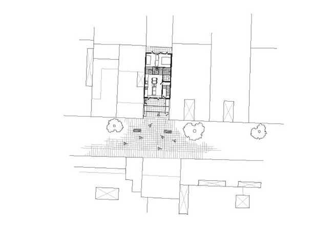 Hovering over the rooftops of Barcelona between the sunshine and the fresh air of the Casa Masnou vacant terraces