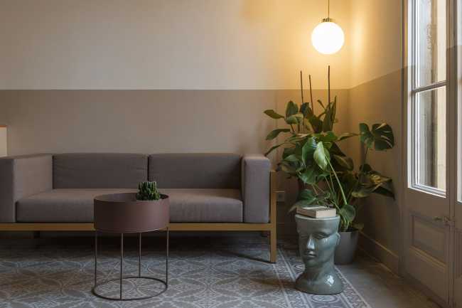 Low-budget renovation? At Klinker Apartment, tailored solutions