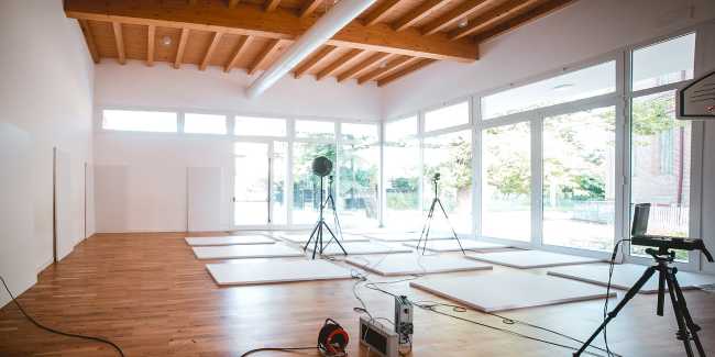 Il progetto di ambienti ad alto comfort acustico (progettazione artistica e funzionale con le nuove bioserie fonoassorbenti)