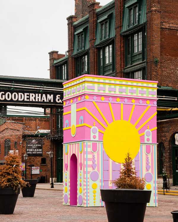 Arc de Blob. Une interaction ludique et colorée entre la réalité physique et virtuelle