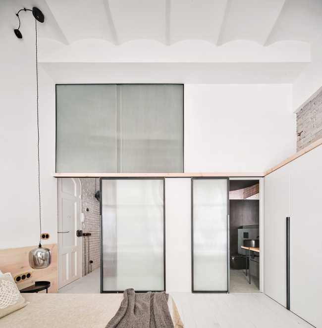 Nil Dos House, d'un entrepôt de construction à un loft urbain au centre de Barcelone