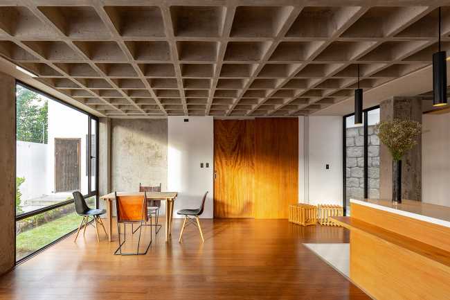 In Ecuador, the CRIBA Building infringes on its walls as an antidote from the fear and lack of communicationUntitled Article