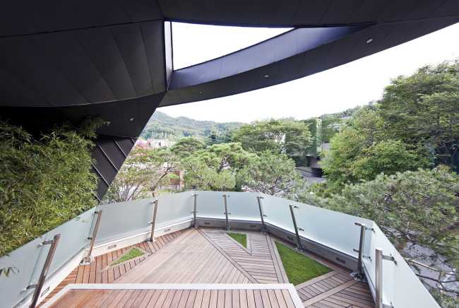 Tradition coréenne dans un langage architectural moderne pour la villa hyperdynamique GA ON JAI