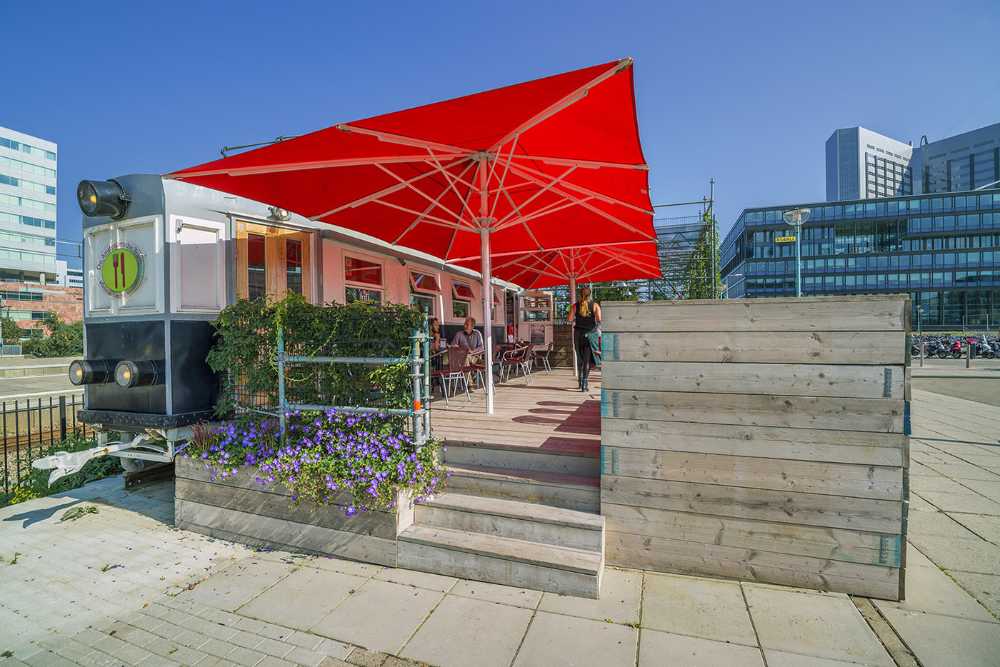 L’Amsterdamsche Tram, dal riuso di materiali di recupero, ad Amsterdam un nuovo punto di interesse urbano pittoresco e anticonvenzionale