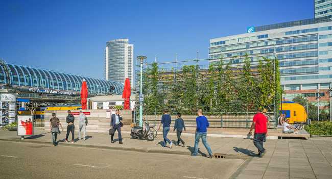 The Amsterdamsche Tram, from the repurposing of recycled materials, is transformed into a picturesque and unconventional new urban point of interest in Amsterdam