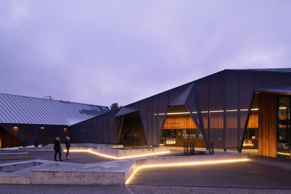 Cradle Mountain Visitor Centre, inspired by the protective Tasmanian eucalyptus tree crown, brings the world-class park of global naturalistic significance to prominence