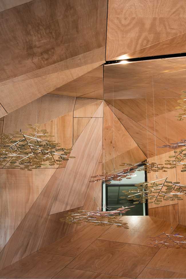 Cradle Mountain Visitor Centre, inspired by the protective Tasmanian eucalyptus tree crown, brings the world-class park of global naturalistic significance to prominence