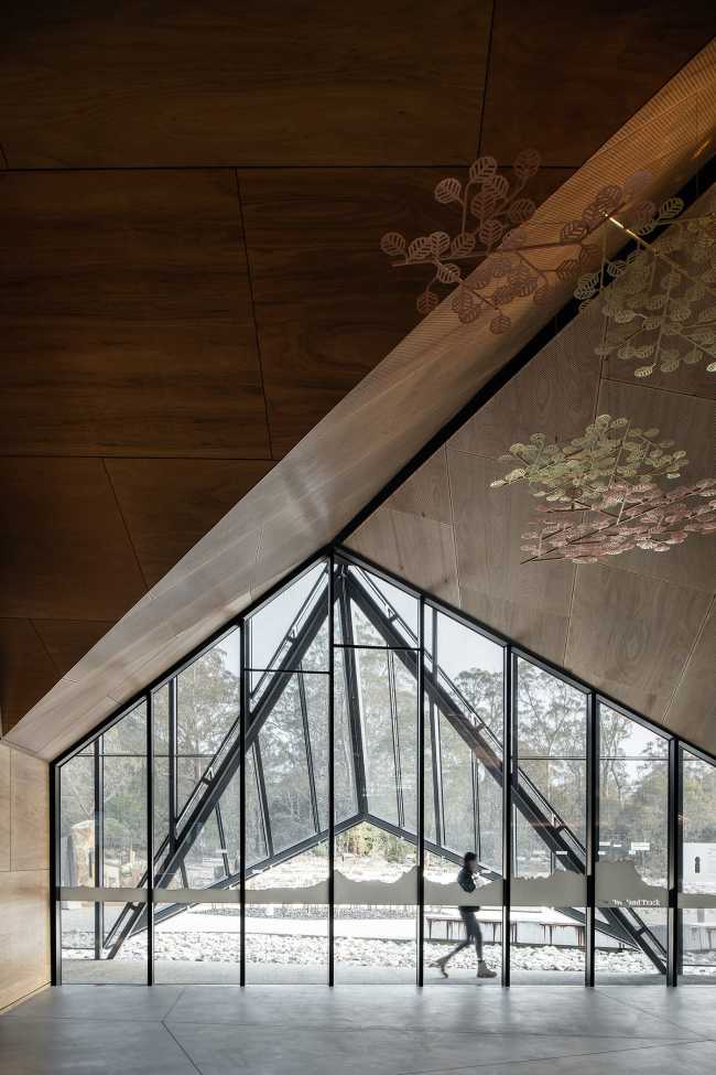 Cradle Mountain Visitor Centre, inspired by the protective Tasmanian eucalyptus tree crown, brings the world-class park of global naturalistic significance to prominence