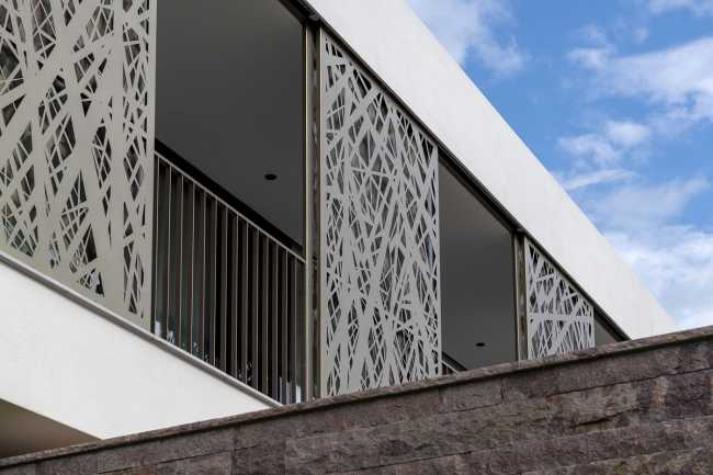 House P2, l'architecture raconte le porphyre de Monticolo et les vignobles de Mendola