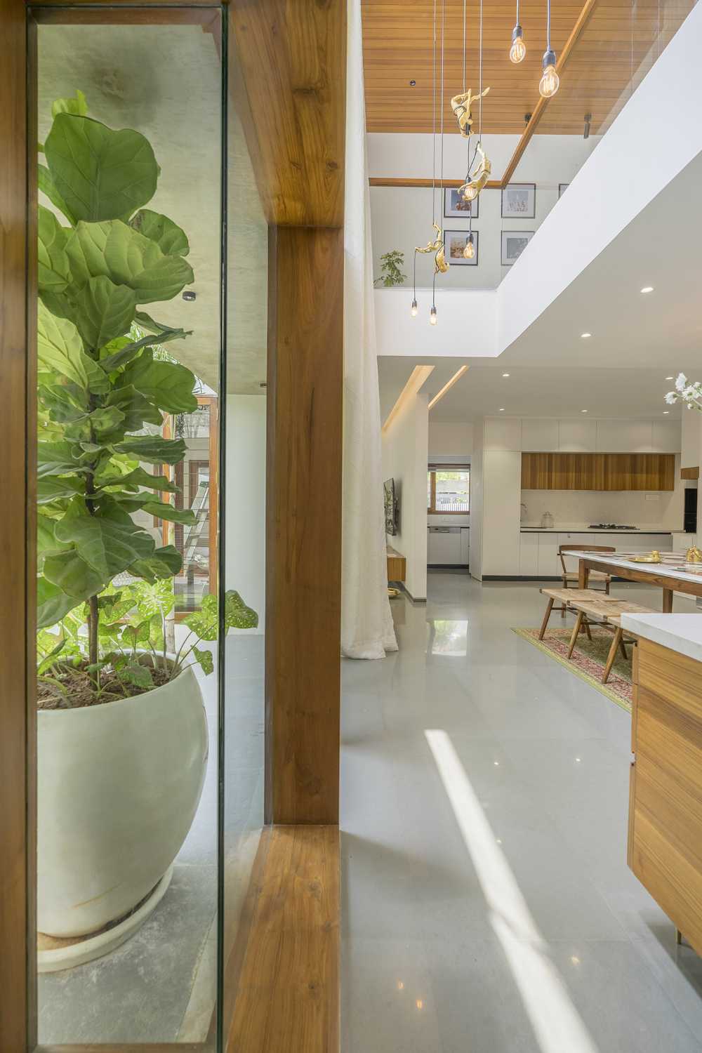 L'espace qui embrasse la nature et toute la famille : Courtyard House