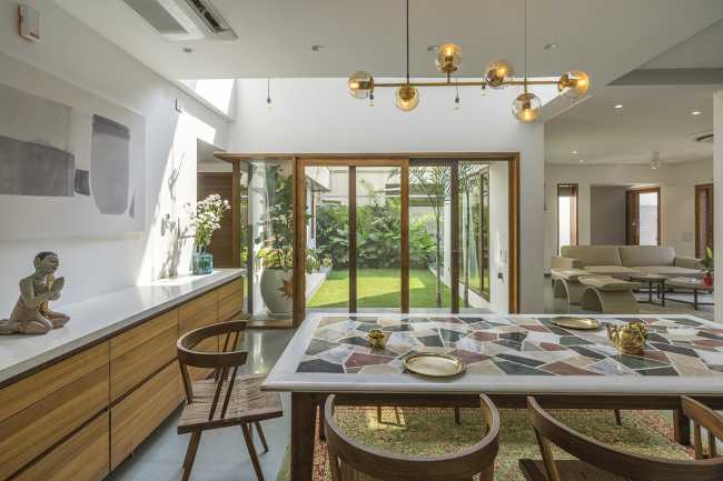 L'espace qui embrasse la nature et toute la famille : Courtyard House
