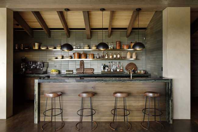 En Nueva Zelanda campos de golf, dunas de arena y el mar abrazan la delicada arquitectura de Tara Iti Clubhouse