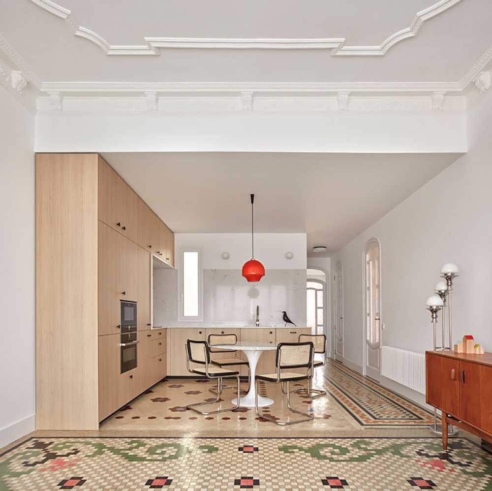 Casa Cas 8 recuperación de los mosaicos originales del ático en Valencia