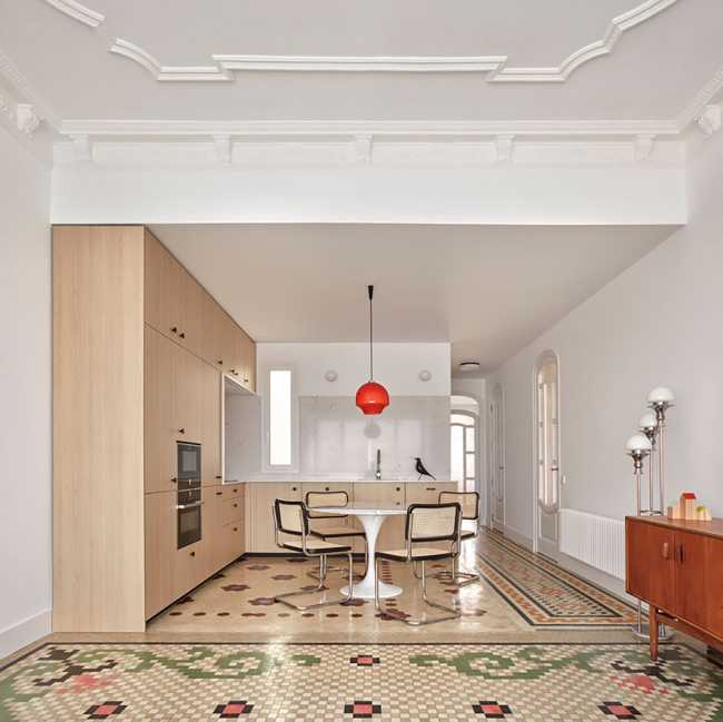 Casa Cas 8 recuperación de los mosaicos originales del ático en Valencia