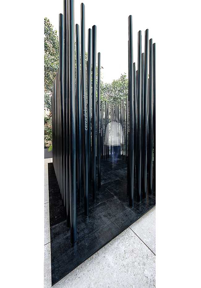 PRONAOS, an installation symbolizing the exciting and maze-like transition from the academic to the professional dimension